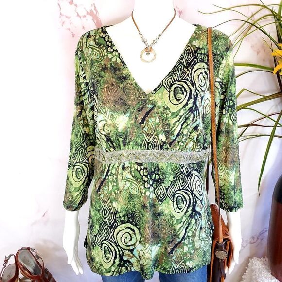 Macy's Style & Co pretty flattering print top - Picture 2 of 6